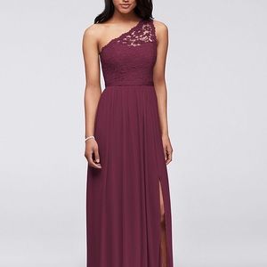 Beautiful Wine-Colored One-Shoulder Formal Dress